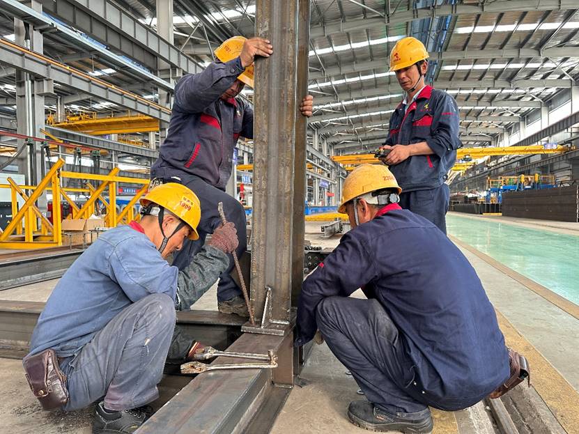 鋼構(gòu)公司開(kāi)展鋼結(jié)構(gòu)構(gòu)件安裝演練 鋼構(gòu)公司開(kāi)展鋼結(jié)構(gòu)構(gòu)件安裝演練